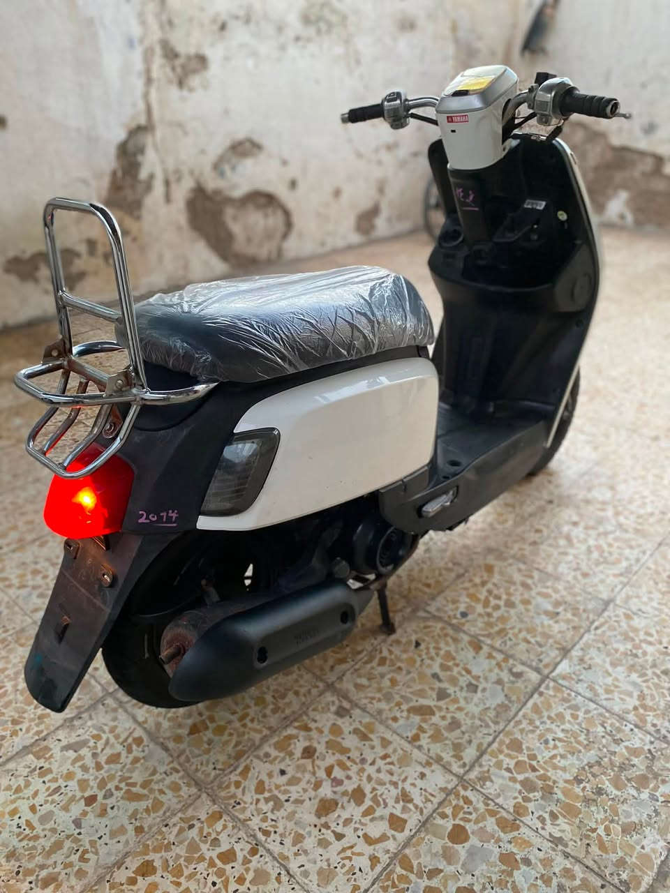 بوليس مسطرة للبيع ما بيها اي نقص مكينه خرسة مفتوحه مرة سعر ٦٥٠  رقمي ***********
