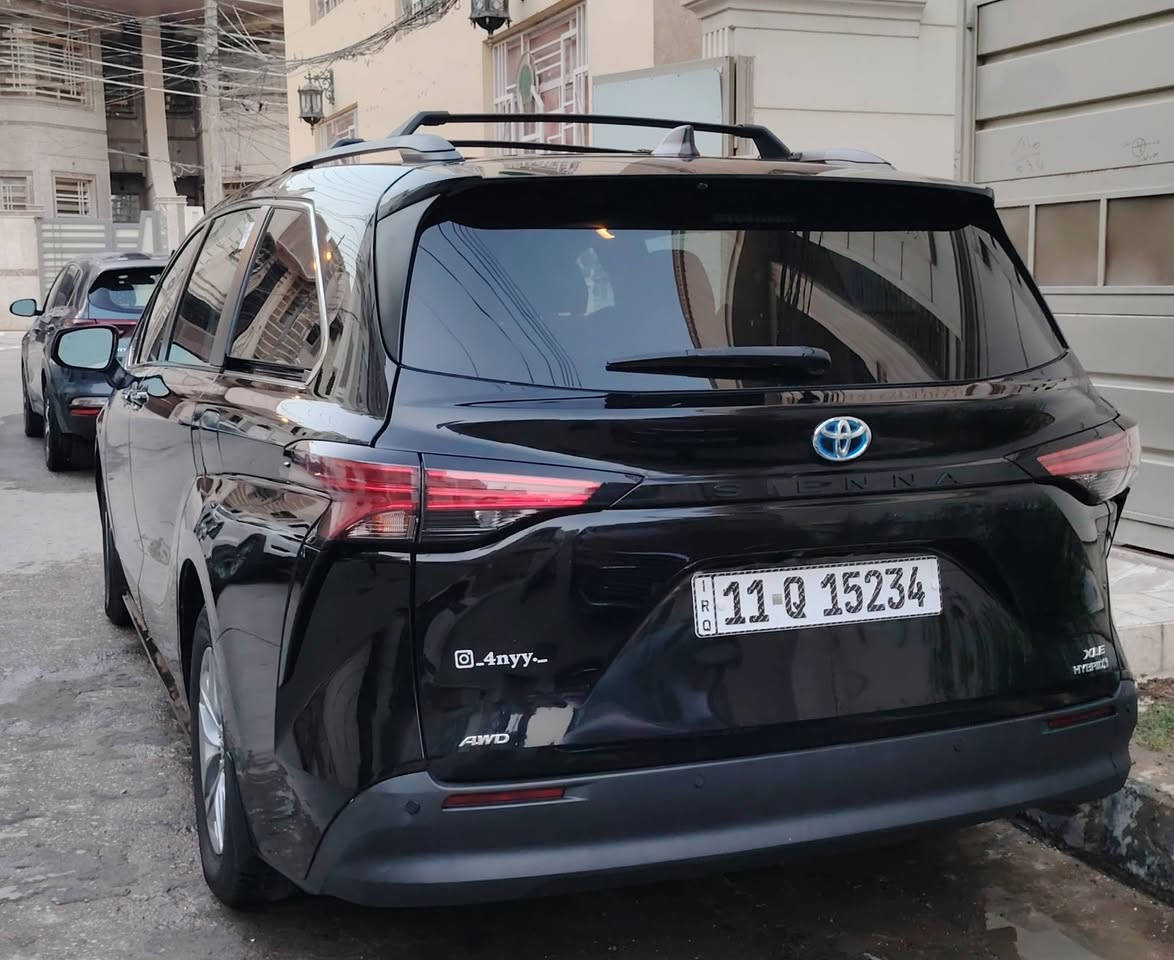 سلام عليكم تويوتا سينا هايبريد موديل 2022 XLE فول مواصفات جلد كشنات منفصل فتحة حساسات امامي خلفي ورادار ٣٦٠ درجة رادار امامي خلفي وجانبي رادار بالمري كشنات امامي كهرباء وتدفئة اوتو وهندبريك  وتشغيل بصمة وتشغيل عن بعد ٣ وضعيات قيادة سائق وتوقف الي وخروج مسار وهزاز بالستيرن شاشة لمس اتو  بردات بالبيبان جنطة وبوب كهرباء تفتح لمس ونظام الركلة صفر مسج ماشية ٥٢ الف تايرات الشركة اللون اسود ملكي ميتاليك  حادثها امامي تبديل وصبغ بنيد فقط والباقي مكفول وبارد اقل الشبر بالجاملغ وصور الحادث والسونر مرفق بالمنشور وسعرها ارخص سينا بخواتها ٢٦٥ ورقة موجودة في محافظة كربلاء بيع او مراوس بسيارت اقل سعر السيارت استخدام شخصي للتواصل ***********🌹
