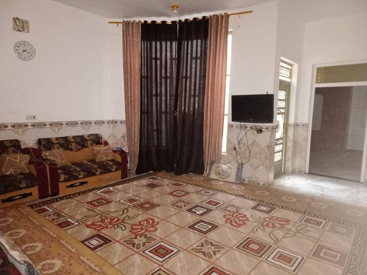 بيت للبيع المساحه 180م بناء بلوك قرب شارع 40 السعر 105مليون وبيه مجال للاستفسار الاتصال على *********** الرمادي, الأنبار
