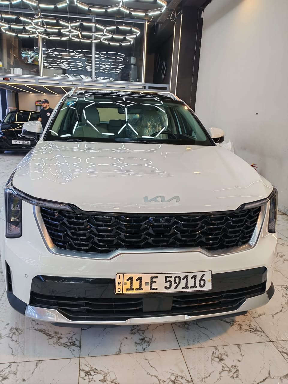 سلام عليكم كيا سورنتو للبيع موديل  24ماشيه 38الف محرك 6سلندر بيها بارد بصندوك وشخط باب السايق 
فول مواصفات الاستفسار اكثر ***********السعر48 مليون ونص
