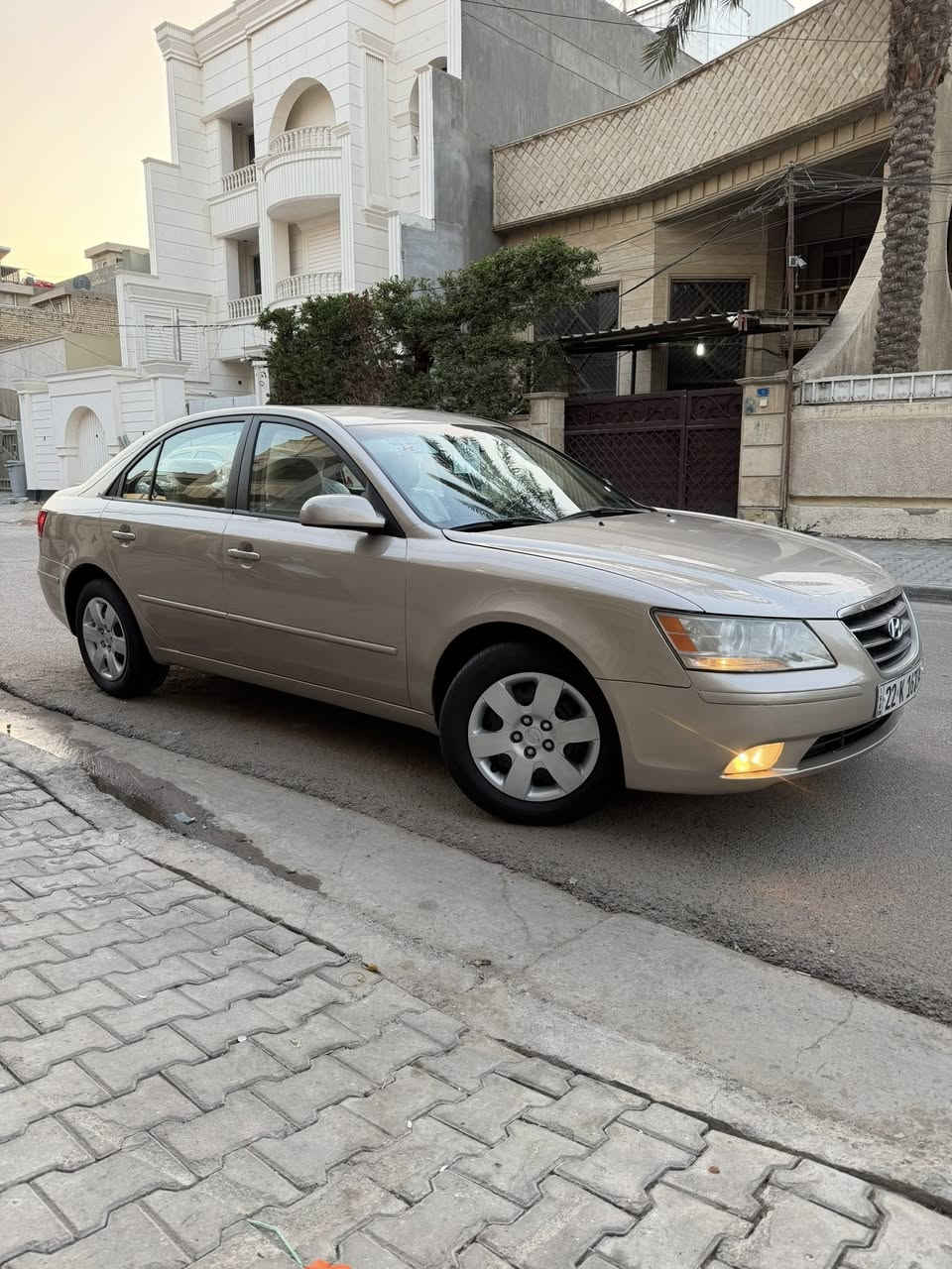 السلام عليكم 
هونداي سوناتا موديل 2010 وارد امريكي مكينه 2400 دوش سيارة احلة من الصور جديدة مواصفات نص فول مكينه كير صدر تبريد تدفئة تخم تاير كله جديد بالعافيه عل ياخذها سيارة جديدة بيه صبغ قطعتين بدون دواخل والباقي مكفول رقم اربيل ثاني يوم تحويل مكان السيارة بغداد الاعظمية سعر 118 وبيه مجال رقم موبايل ***********
