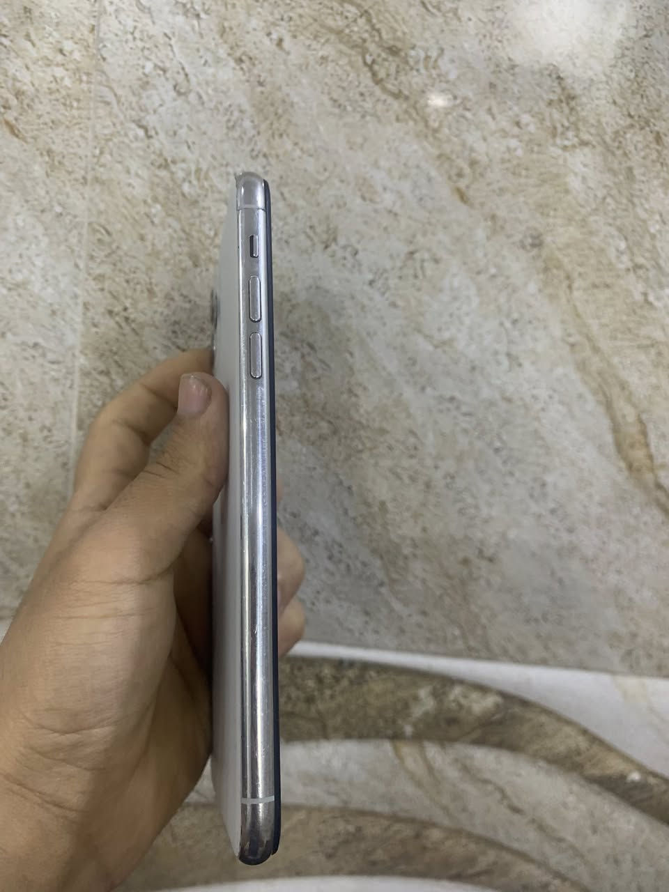 السلام عليكم مكلف بل نشر 11 برو ماكس ذاكره 64 مبدل باتري اصلي يقرا 100 ومبدل شاشه شرط طبق الاصلي كامرات شرط رقم واحد لجهاز حلو وشرط لفحص اي خلل مابي سعر 210 رقم *********** اسيا ***********
