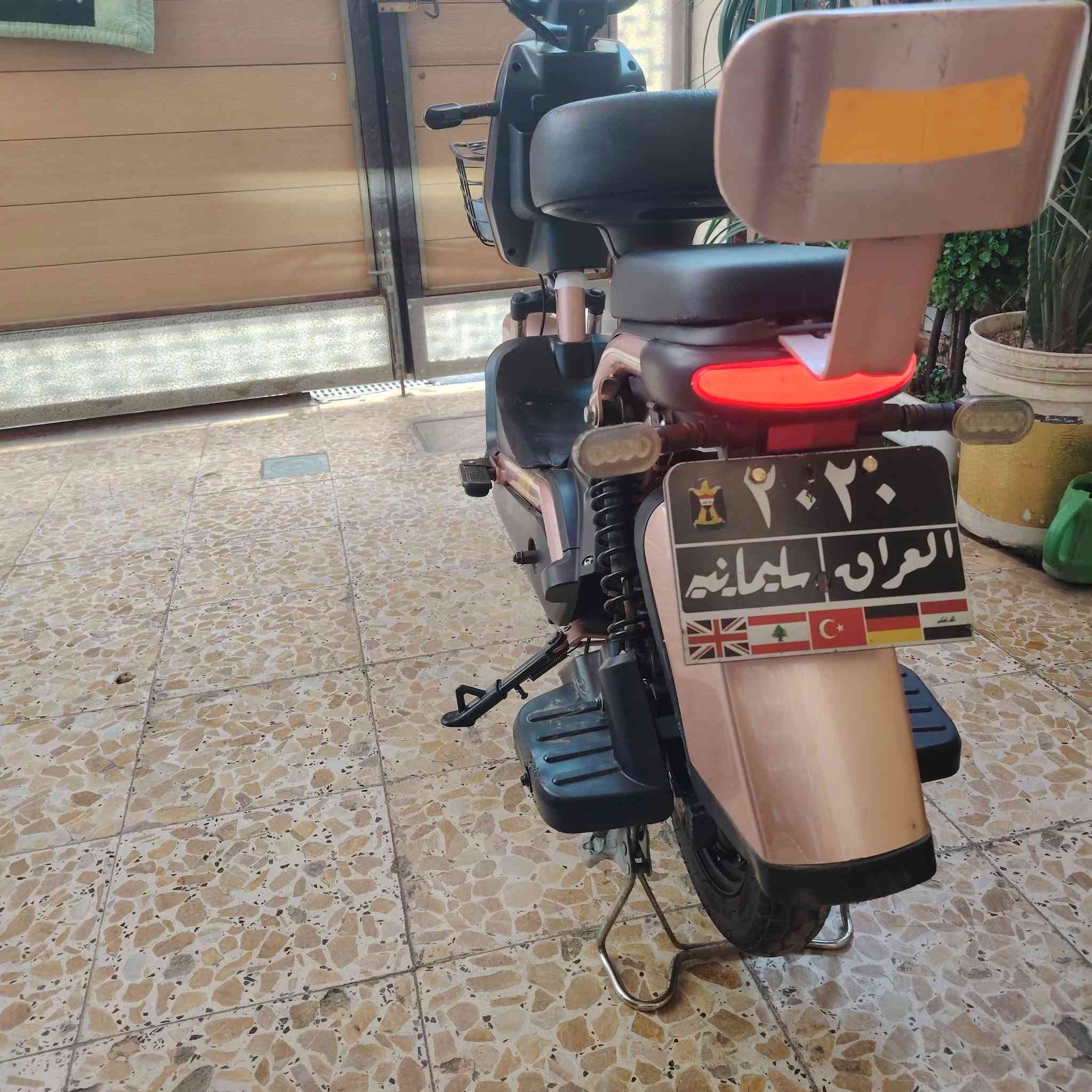 سلام عليكم دراجة للبيع النضافة شوفة عينكم دراجة بيهة نظام قفل ملف اربع بطاريات السعر 275وبيهة مجال للطيبين للتواصل  ***********واتساب
