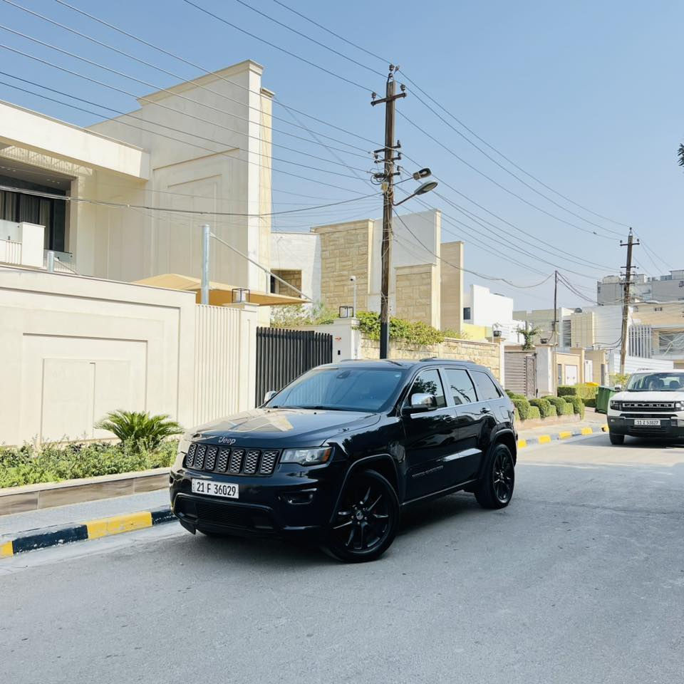 السلام عليكم للبيع
جيب وارد امريكي 
موديل ١٩ 
فول عده الفتحه 
جنطه كهرباء 
كشنات جلد 
توقيف ذاتي 
شاشه كبيره 
مابيها ايي نقص 
ماشيه ٦٠ سياره جديده وحلوه 
السعر ١٩٥ وبيها مجال 
مكان السياره بغداد حي جامعه 
هاتف ***********
