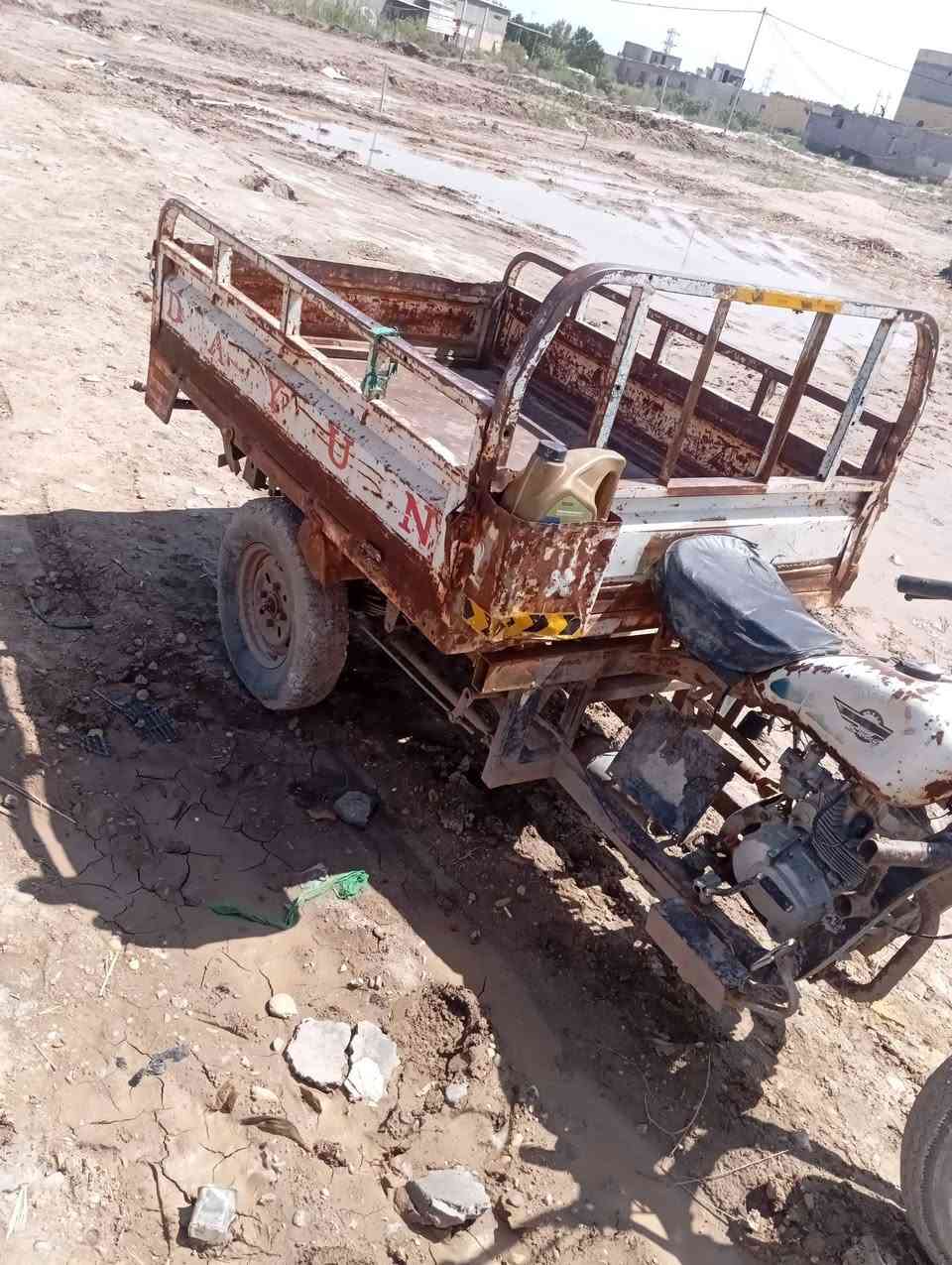 ستوته رقم ذي قار الماني تحويل سعرها 900مكينه جديده وصفاحيات محرك جدد موجوده وبدي بدون خياس نقصها كهربائي وصبغ جارده مكاني رفاعي محلات فرع العيله 
***********فقط اتصال خاص ما ارد
