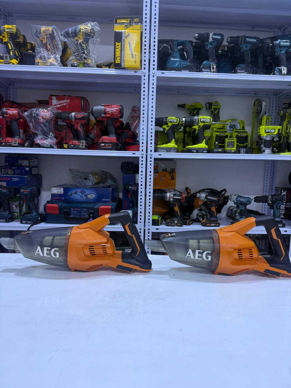 مكنسه شحن AEG اصلي نضيفه جداً شغال شرط شغل متوفر عل فحص


**إذا كنت صاحب هذا الإعلان وتريد حذفه لأي سبب، رجاءا أرسل رسالة إلى الدعم الفني**