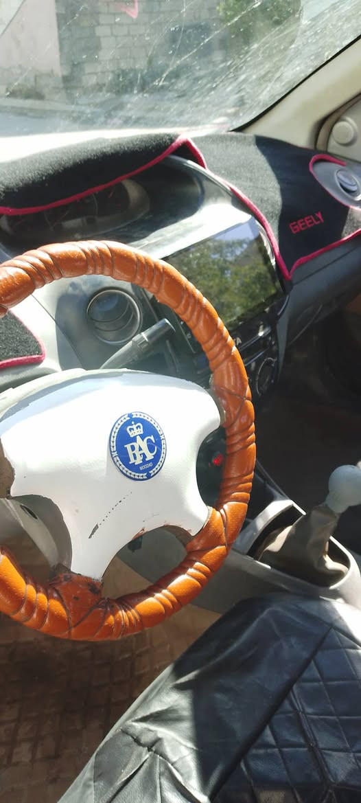 سلام عليكم من رخصت مدير الكروب عندي هاي للبيع او مراوس حتى اذا كيه باص كير مكينه خير من الله سياره بسمي  سعره 32 وبيهه مجال مكاني شهداء البياع *********** بي وات ساب
