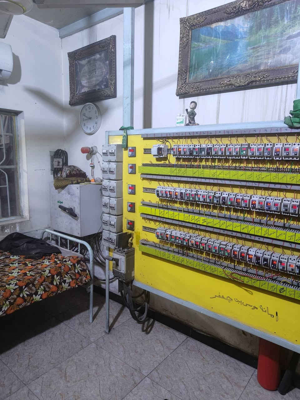 موقع البيع البلديات حي الرسول موقع بي 2 مولدات سكانيه 13 خزانات كاز 20 الف بي حصت كاز الستفسار عله هاذه الرقم ***********
