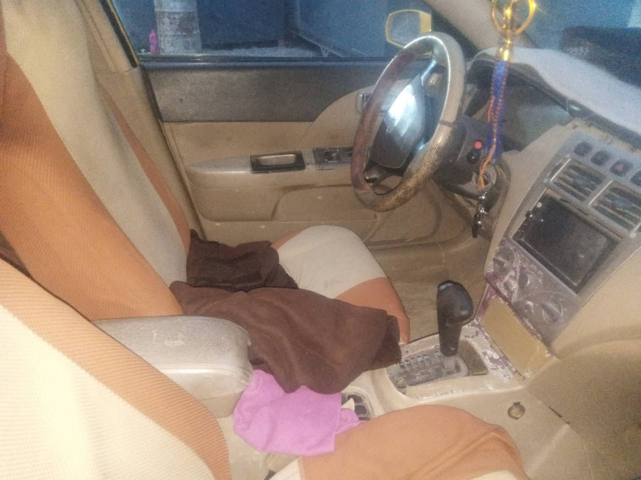 سلام عليكم سياره للبيع شيري أي فايف محوره محرك وكير كورلاه
ولكشر كما موضح بل صوره وسنويه بعد هي ماصاقطه وخط وبحث 
الرقم *********** السعر 35وبيه مجال للشراي
