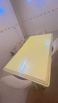 طاولة سفرة • ٤ مقاعد • ٨٠سم