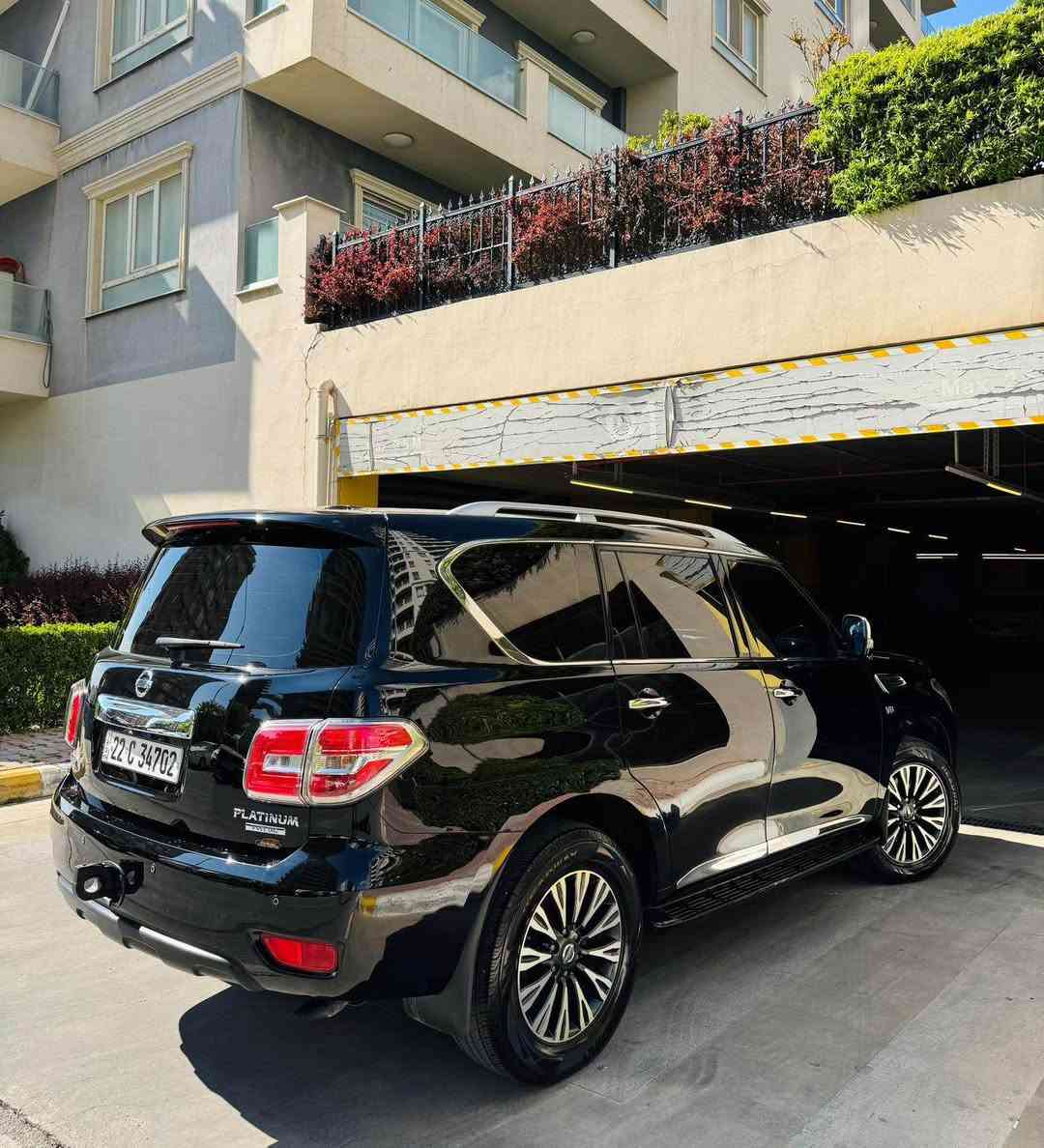 NISSAN PATROL  PLATNUM 2017
‎ شى  تعفه و جديد  ماشاالله 📦📦📦📦📦سياره احلى من صوره حيل نضيفة     
‎بلاتينيوم اعله فأه فول فول محرك8 ثلندر  
‎مموديل2017 وارد خليجي كفاله عامة- 1/1
‎                                          السعر / ٢٧٣ ورقة
‎                                                            المواصفات-
                                                              
‎  • نظامABS
‎• مساعد الفرامل barke assist
‎• نظام المحافظه على المسارVSC
‎• نظام توزيع قوه الفراملEBD
‎• نظام مساعده التسلق
‎• نظام مانع انحدار
‎• حساسات اماميه 
‎• حساسات خلفيه 
‎•رادار امامي
‎. كامرة 360 درجة 
‎•ثلاث شاشات 
‎•شاشة كبيرة لمس 
‎• حساسات الاطارات
‎• نظام مانع الانزلاقTCS
‎• نظام نقطعه عمياءblind spot 
‎•ثلاث وضعيات قيادة  ثلجي-صحراوي-وحل-جبلي 
‎• مثبت السرعه 
‎• قفل مركزي للابواب
‎• عجله القياده و مقاعد من الجلد 
‎• فتحه سقف
‎• دخول بواسطه مفتاح ذكي(بصمه)
‎• شاشات بظهر المقاعد الاماميه 
‎• كشنات كهربائية
‎•كشنات تدفأة تبريد
‎• مرايا الجانبيه كهربائية 
‎•اشاير با المري 
‎•تحكم وضعيات الستيرن كهربائي
‎• ثلاجه 
‎• تحكمات استيرن فول 
‎• اور اوكس / يو اس بي 
‎داخل صاج ملكي 
‎تبريد ثلاث قطع
‎جنطة كهرباء 
‎تشغيل عن بعد
‎وهواي بعد بيه مواصفات بالعافيه على الياخذه
                    
‎ملاحضات----------
‎سيارة دعامية لي دةعامي بشرت
‎مكفول من صبغ و بارد و تبدل 
‎سيارة رةقم اربيل دولية 
‎سةنةوية ،  جديدة
‎مكان السيارة سليمانيية 
‎-للستفسار التصال  الرقم  
(***********)
‎ السعر / ٢٧٣ ورقة $ السليمانية, العراق
