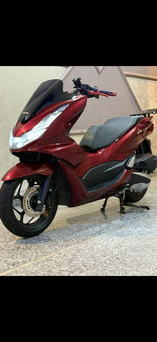 السلام وعليكم دراجهpcx مكينه 160cc جديده تدفئه يدات من الرمبه عله ايدي مكان بغداد 
***********
