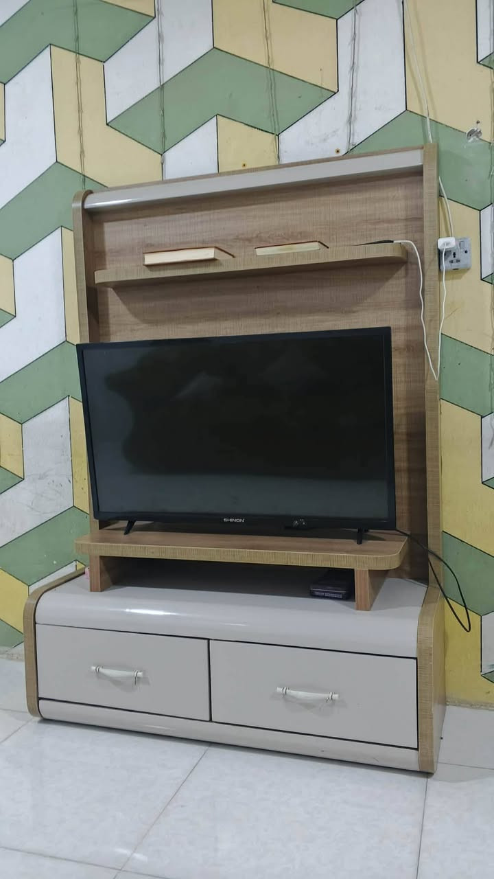 السلام عليكم ميز بلازمه تركي ثقيل مع بلازمه حجم 43 السعر خاص او اتصل ***********
