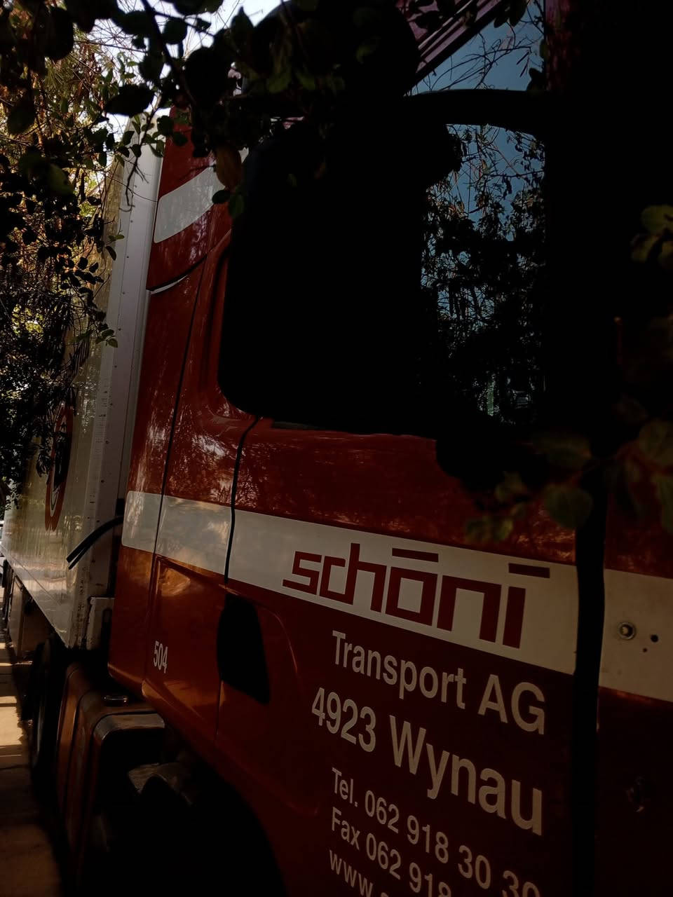 السلام عليكم اسكانيا موديل 2001سنويه منتهيه رقم بغداد تحويل فوري مربوطه براد البراد اشمتز 2006 بنزات كامله مع البراد 210الاتصال على الهاتف ***********بي وات ساب وبيه مجال
