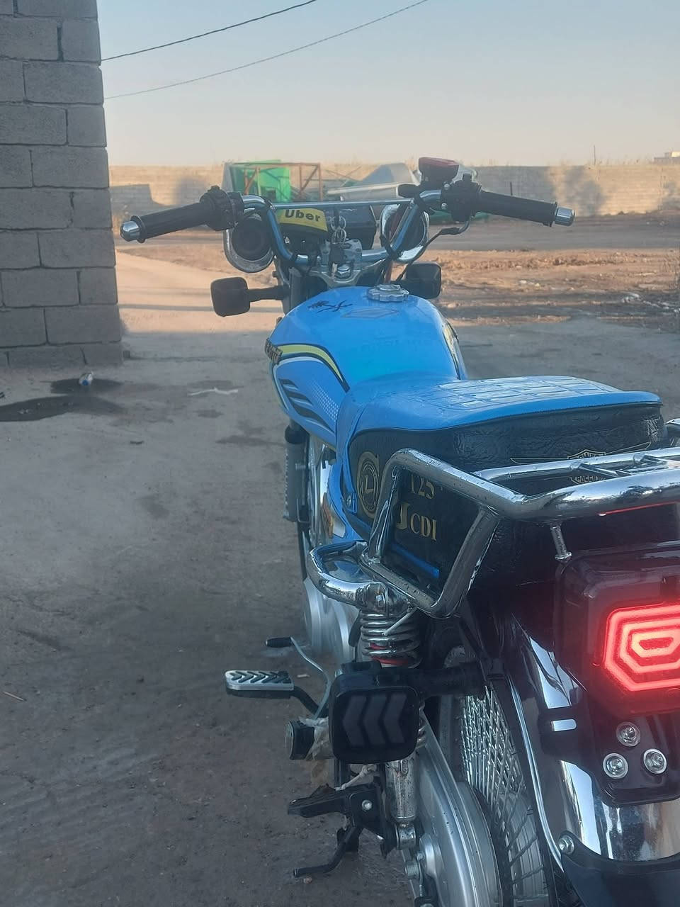 سلام عليكم 

دراجه تايكر للبيع دراجه كامله مكمل اي نقص مابيهاا دراحه موديل (25) صار شهرين من نزلناها 

السعر 700 وبيها مجالل للشرايه//مو شراي لتراسل 

مكاني بعقوبه جرف الملح //***********
