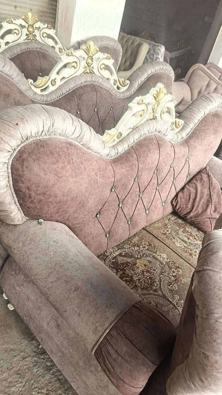 يالله تخم كلاسك عشر مقاعد اي ضرر مابي مثل ماكدامك مفرش ويا كامل كوشات نضافه ٨٥/١٠٠سعر مناسب ٣٥٠وبي مجال الخاص مفتوح اتصال ***********واتساب المكان تقاطع السايلو تقاطع بيت سيد اربيع
