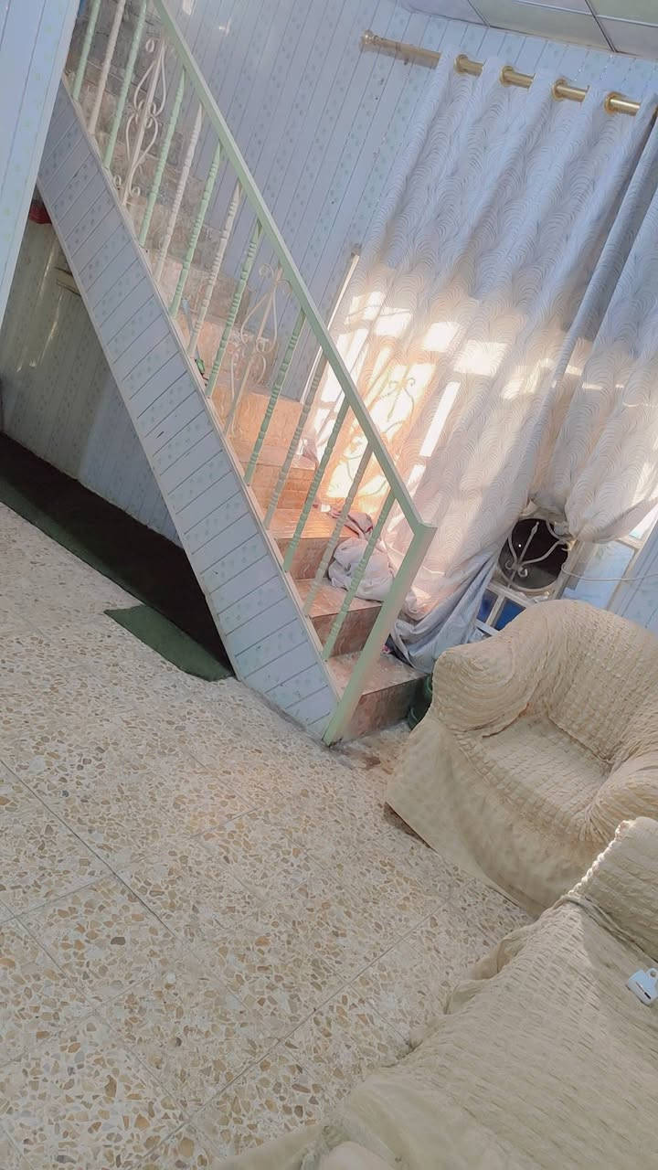 السلام عليكم
بيت للبيع مساحه ٢٥٣ غرفه وصاله ومطبخ وصحيات طابو زراعي مشمول بلتطويب 
كافه خدمات ماء كهرباء تبليط مجاري  السعر (٣٤)
عنوان (شارع دلال/شارع ميري متعب /مقابل حسينيه ام البنين)
للاستفسار اكثر اتصال ***********
