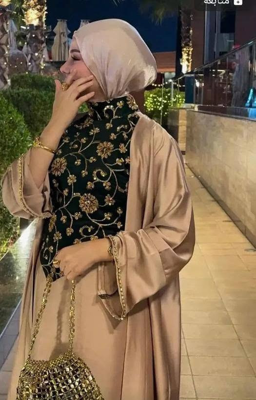 فستان للبيع ما ملبوس كلش حلوه سعرها 65وبي مجال قليل تفضلوا على واتساب ***********
