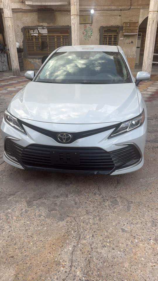 سلام عليكم كامري وارد امريكي موديل2022 مكينه 2500 بانزين فقط زيرو  تغرير غرق رقم بصره *********** السعر200وبيه مجال
