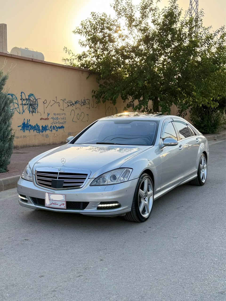 Mercedes benz s550 
Darga large
Tabrid markazi 
4 drga sa7b 
Snoq sa7b
Koshn jld 
Koshn xazn
 4 Koshn hitar 
 4 Koshn karaba 
Salonsay amg 
Peshw dway krawa ba 2013 
Laity nawchaway kwer 
Slide 
Bali sar snoq
Bali sar jam  
Wheel amg 20 
Awena esharat 
Da3ami w dosyay amg 
5 parday bilad
Kalay kwshnkani karaba
Mokabaray harman kardon
Jamakani polorise la shashaka atwanj kam w zyay pe bkay

***********
*********** السليمانية, العراق

