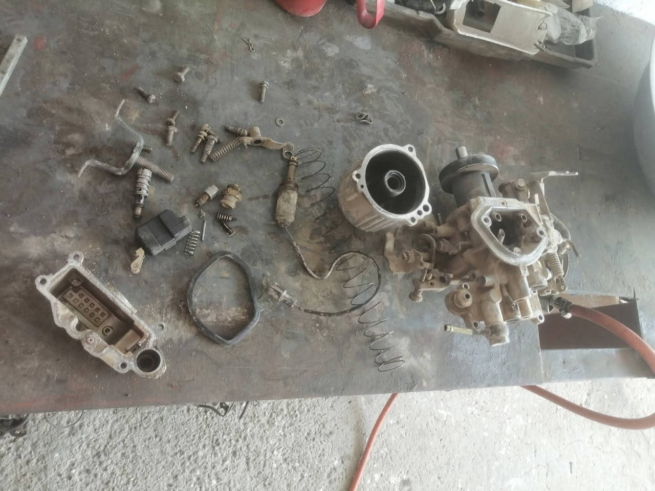 من اعمالنا اليوميه
بروتون ويرا
مديل  2004
صيانه عامه

 ***********

# توب كار لفحص وصيانه  السيارات 
 حله شارع 80جهه كربلاء_ _بعد الاستداره الاولى مقابيل اسواق سهرايه
***********
