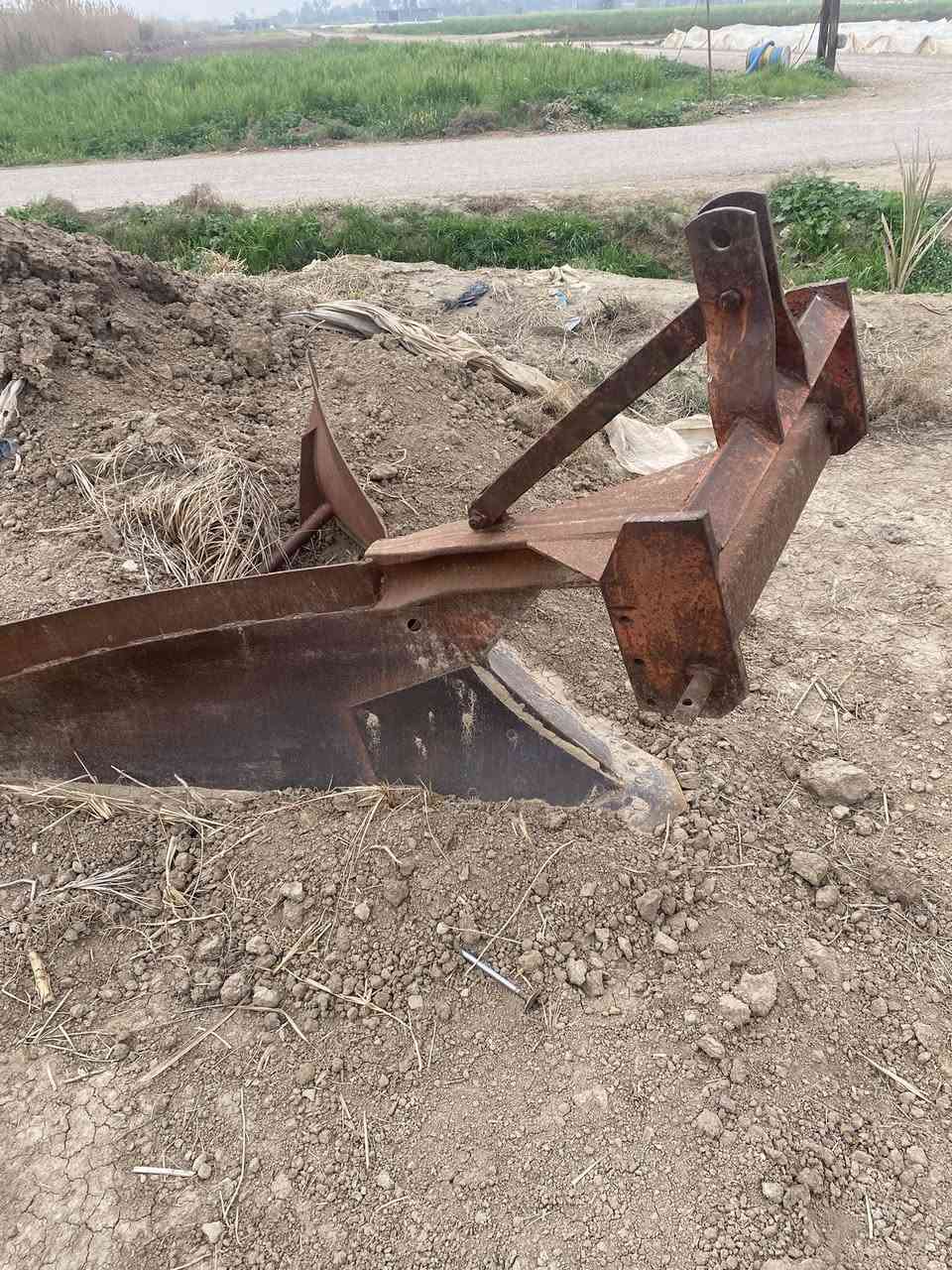 معدات للبيع فدان حدادي وديچر وخرماشة ***********
