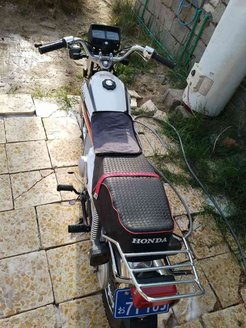 السلام عليكم للبيع دراجه ارشه موديل 2021 اوراق اصولي دراجه نضيفه انضف من الصوره تجي وشوف كلهه شغاله مكاني كربلاء الامان عون السعر 650 وبيهه مجال رقمي ***********
