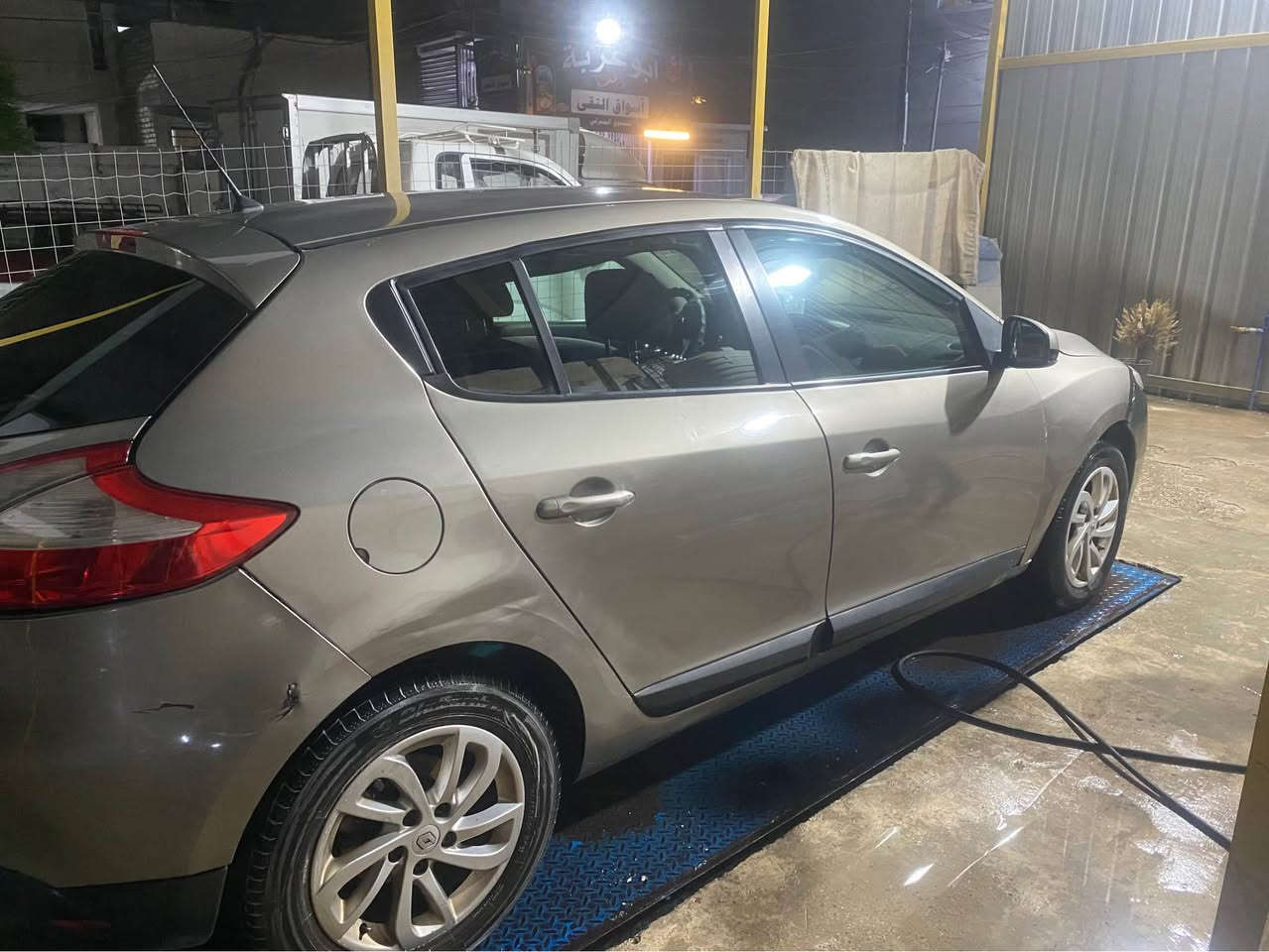🚘 للبيع رينو ميگان هاتشباك موديل 2013 🚘

سيارة مرتبة واستعمال يومي، ناعمة بالسواقة ومريحة جداً.

🔹 المواصفات:
▪️ محرك 2.0 بنزين  
▪️ كير أوتوماتيك  
▪️ زجاج كهرباء شغال   
▪️ كامرة خلفية  
▪️ تبريد ممتاز    
▪️ اقتصادية بالوقود وثبات ممتاز بالطريق

السيارة بيهة ملاحضات بسيطة .
مكان بغداد باسمي تحويل ثاني يوم 
📌 السيارة استخدام يومي وما تحتاج صرف كبير، والفاحص يرحب بيه.

💰 السعر ٥٩
 
📩 للاستفسار *********** بغداد, العراق

