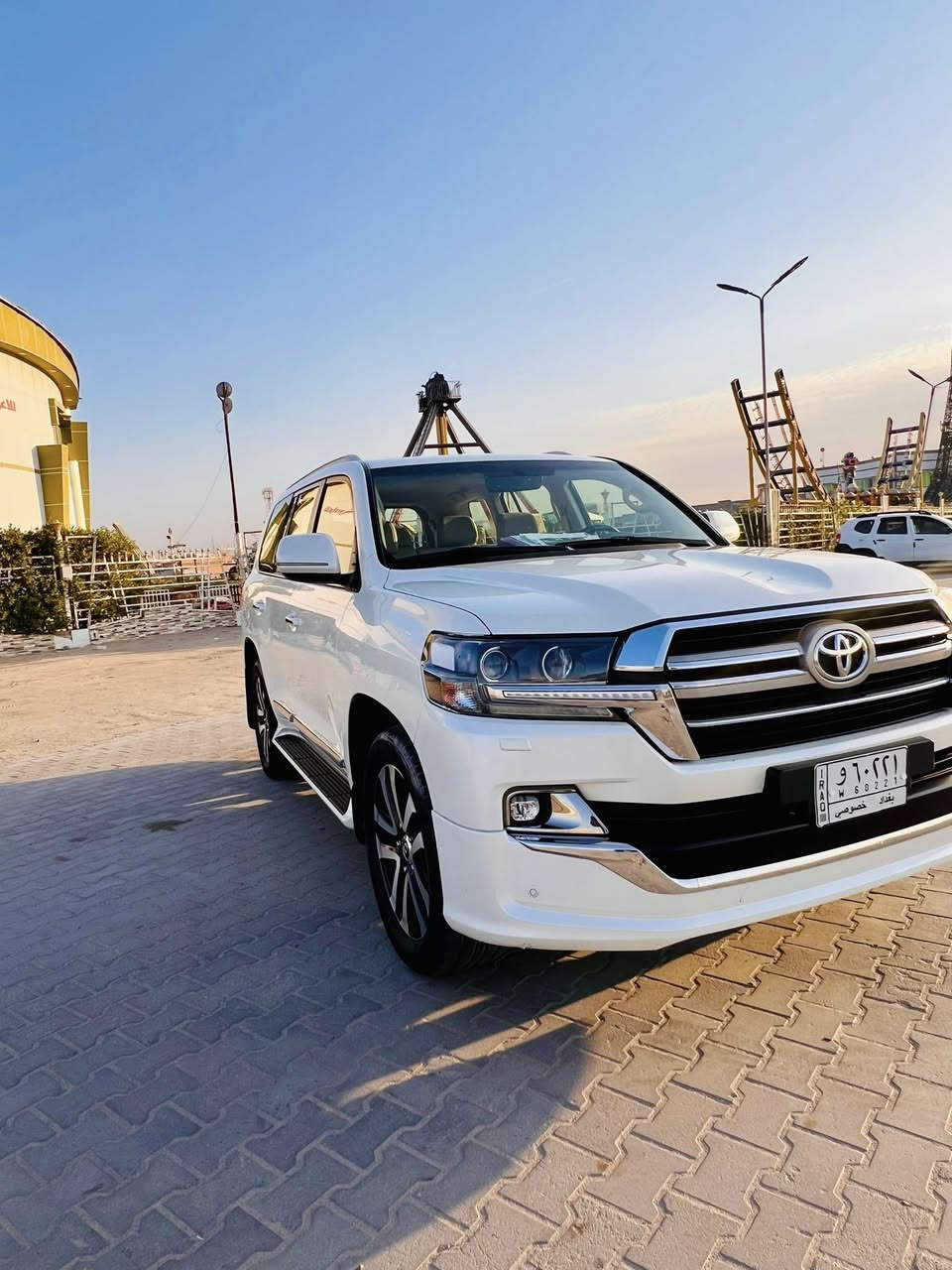 السلام عليكم
لاندكروز 2019 ماشيه 93 الف كافله عامه بيها بالجاملغ الايمن الامام 3 أصابع بارد مكينه 8 سلندر تخم تاير حديدي حداده جديده السياره ساز جلد بقلاوه فول فول مواصفات السعر 530 وبيها مجال البصرة الزبير  الاستفسار اكثر ***********
