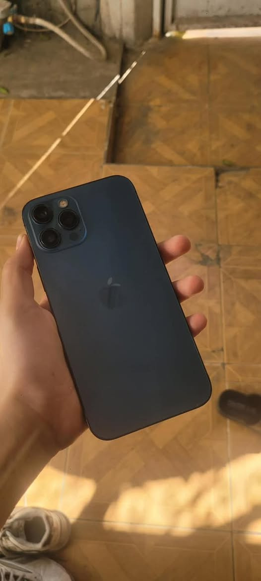 ايفون 12 برو ماكس جهاز نضيف كلش مابي عيب فقط كامره وصخه و بيها ايكلود بطاقه مضيعه ومبدل بطاريه 100 والباقي مابي عيب نضافه 100/100رقم ***********
