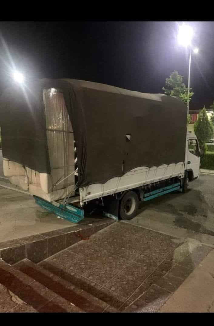 شركة الزهراء  للنقل لاثاث العام 
 السلام عليكم زبائننا الكرام
لاتفكر الاصدقاء  في خدمتك
لنقل الاثاث العام 🏣 كادر متخصص من سياره كبيره كنتر وسياره صغيره كيا 🚛🚛 وعمال متخصصه بنقل الاثاث👨‍🔧👨‍🔧ونجار لفتح الغرف والشد 🧿عراقي🇮🇶🧿تركي🇹🇷🧿ماليزي🇹🇷🧿 وكل شي تحت المسؤليه🤴.. اتصل والباقي  علينا.. 📞📞 ملاحظه يتوفر لدينا نقل محافظات 

رقم الهاتف ***********//*********** وتساب 💚
