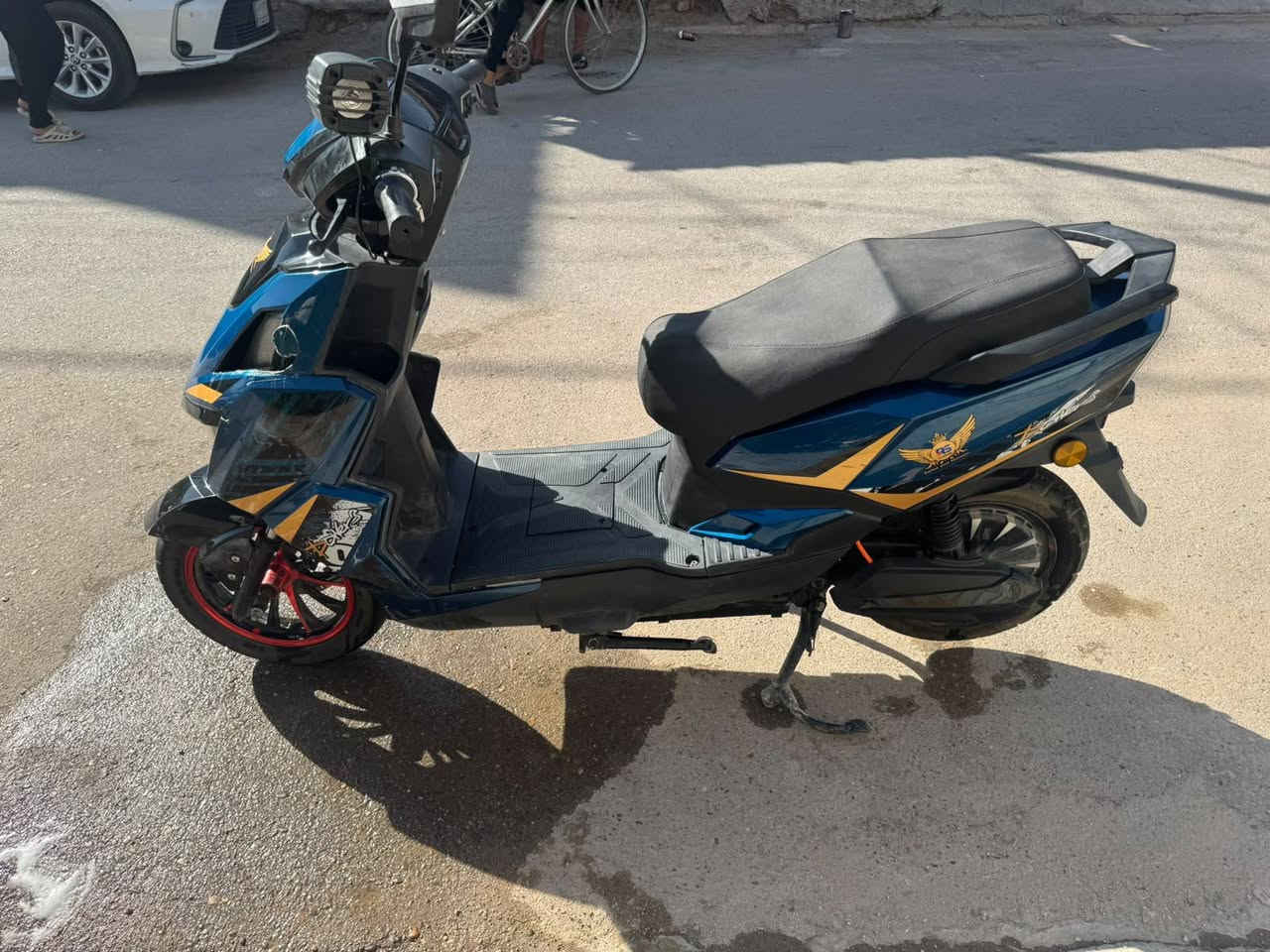 سكنس شحن للبيع
مثل ماموضح كدامك بيها ضربه بسيطه بالمازه بس مامأثره
بطاريات نص عمر دراجه بيها شلعه حلوه وتقفل 70 سرعه 
3نمر وللاستفسار اكثر عل رقم 
*********** 
مكاني بغداد الدوره ابو دشير
