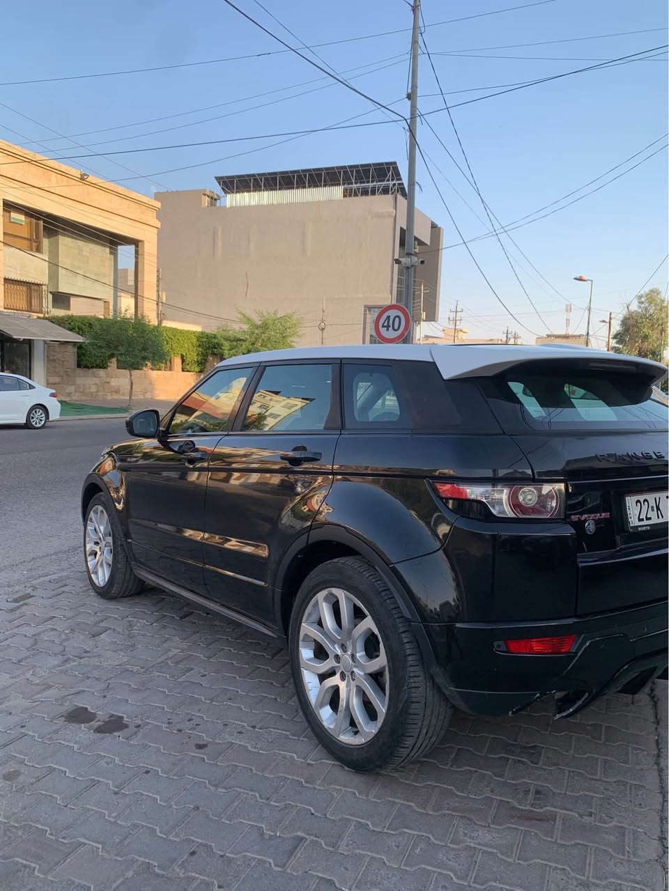 Range Rover.  
فقط بيع ، تەنها فرۆشتن 
Evoque 2015 
سفری شریکەی سردار 
فوول مواسفات بانۆراما 
بێ سبوغ ، بێ لێدران 
بێ ناوگرتن ، بێ ئێڕباگ 
١ دەرگا بیلاد گۆڕاوە 
ڕەقەم سەنەوی نوێیە 
ڕۆیشتن / ١٧٠ هەزار کم 
مەکینە V4 کەپس 

*********** 

نرخ / ١٣٠ $ أربيل, العراق
