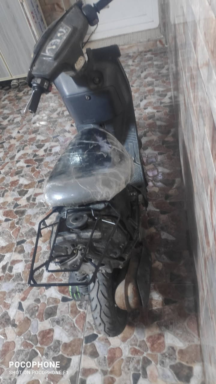 السلام وعليكم دراجة ياماها 60 للبيع محرك مامفتوح نضيف فاكيوم جديد ضفيره رمبه شديتها دراجة مال شغل تخدمك هندر واحد تشتغل تأير امامي جديد السعر 115 وبيها مجال


**إذا كنت صاحب هذا الإعلان وتريد حذفه لأي سبب، رجاءا أرسل رسالة إلى الدعم الفني**