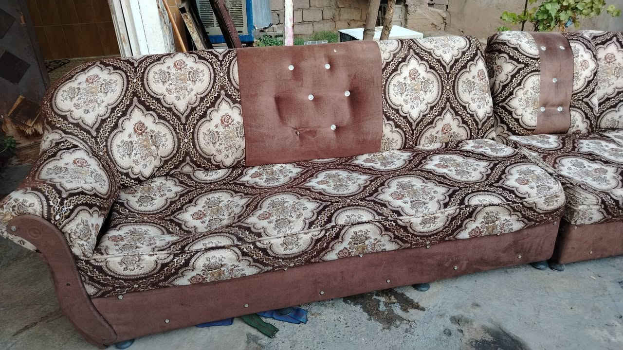 سلام عليكم ديوان  للبيع 4قطع سعر 75 وبي مجال مكان كركوك حي الواسطي رقم***********
