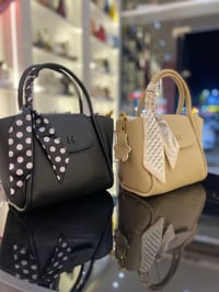 جلد طبيعي • جودة عالية • موديلات متعددة