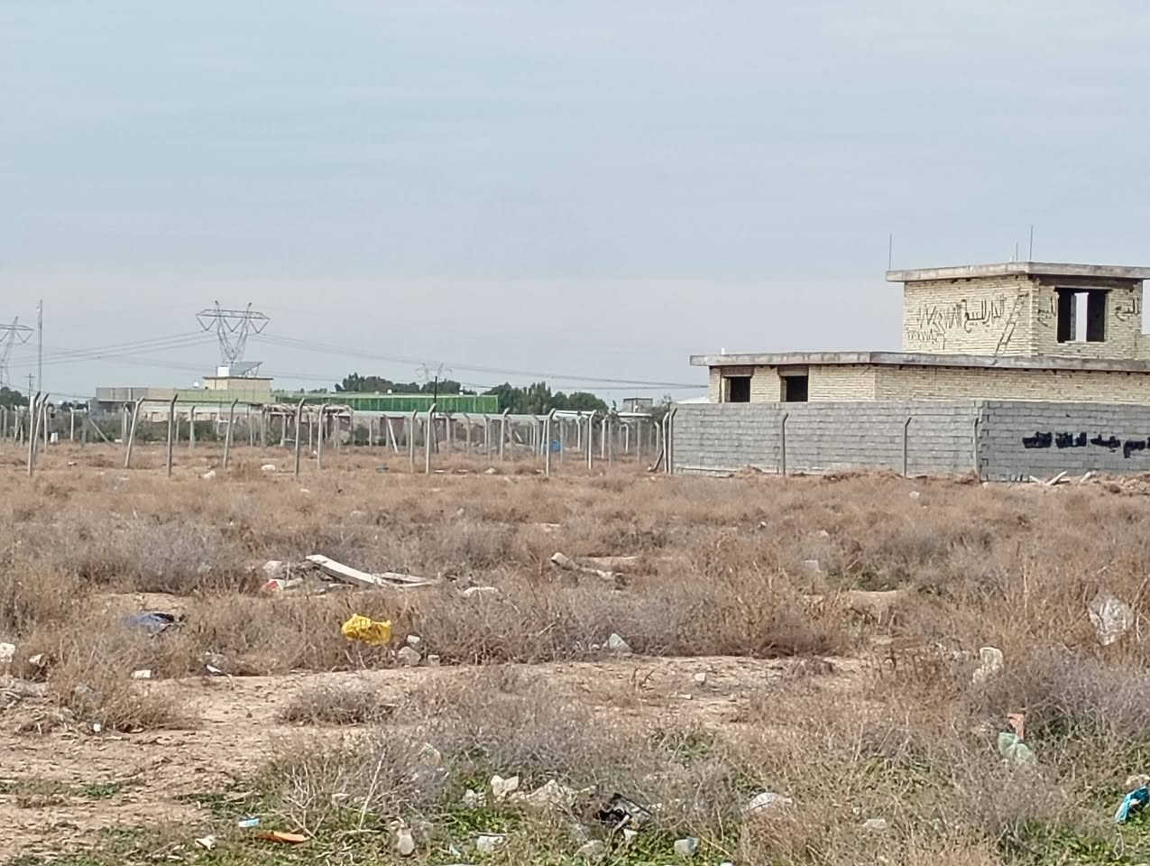 سلام عليكم دوانم للبيع طابو سند 25 مكان بغداد سبع قصور نهاية شارع ابو علي مجاور ثعالبه يوجد عل شارع 40 وخلف الشارع دوانم مربعه الواجهه 40 بناء مفتوح موقع حلو تبعد عل تبليط 30 متر ماء كهرباء متوفره مسيجات وكاملات الشراي ينتصل واتساب موجود غير متواجد عل فيس أرقام الهواتف *********** وشراي ينتصل ***********
