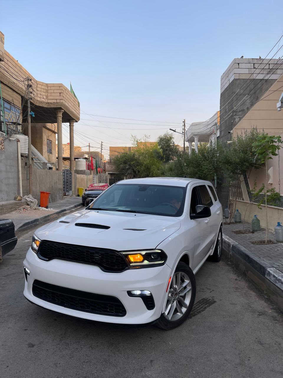 دوج دورنكو 2023 GT بيع فقط
لون ابيض
محرك 3600 v6
اضائة زينون
كامره خلفيه
حساسات خلفيه
صندوق كهرباء 
7 راكب
داخل اسود مخمل
تدفئة كراسي وستيرن
مثبت سرعة 
مودات قيادة سبورت وايكو
كرسي السايق كهرباء 
ايرباك دركه ودشبول
ماشية 33000 ميل
السياره بدون رقم 
مكان السيار بصرة
السعر : 290 وبيه مجال 
للتواصل:***********
