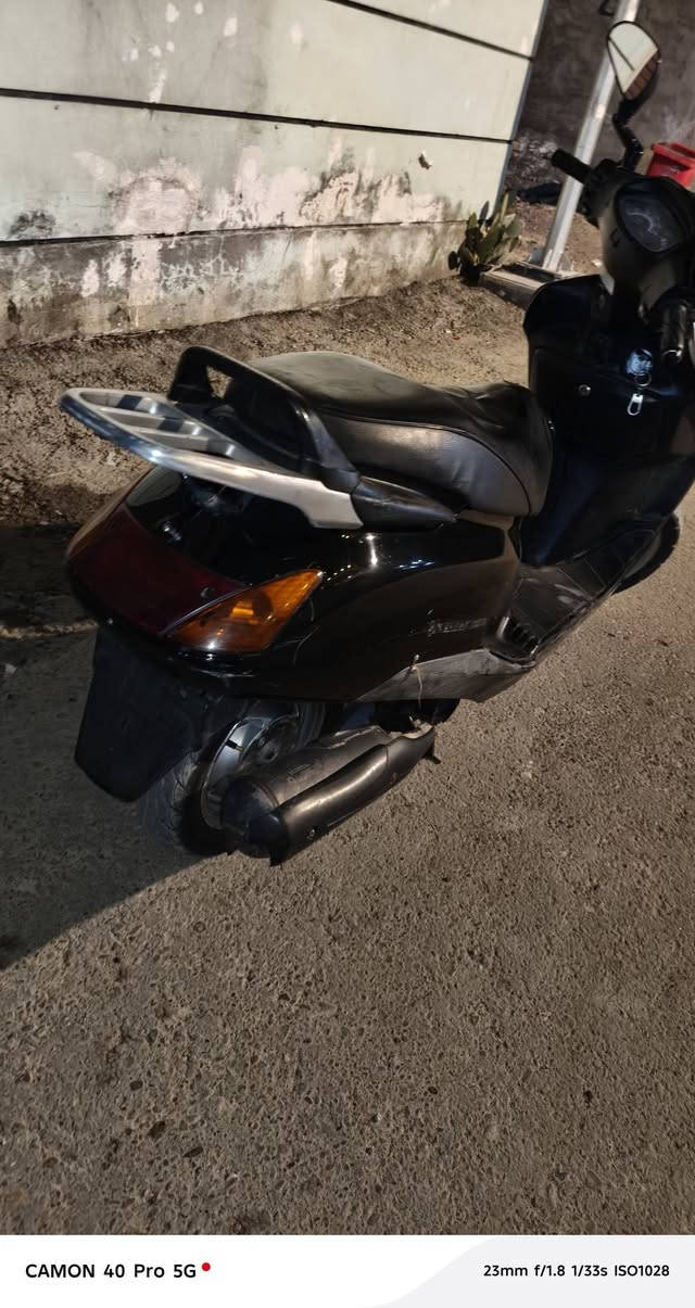 سلام عليكم دراجه سبيسي ياباني دراجه نضيفه لا تبخير لا تنقيص كهربائيات كله شغال كلجات جديده نكره سلف مستعجل عله بعيتها مكاني بغداد حي البساتين السعر 400 وبيها مجال   رقم ***********
