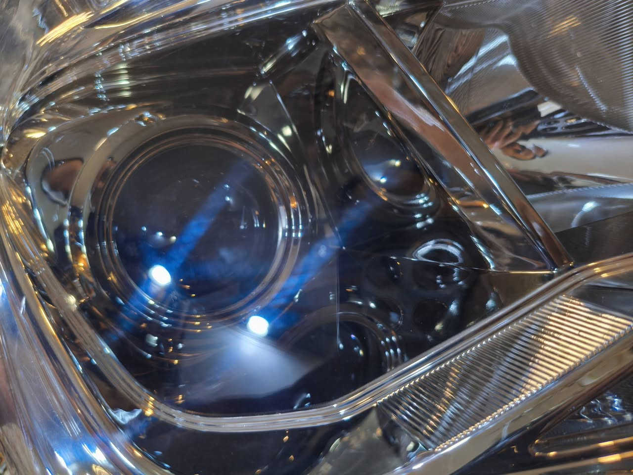 السلام عليكم ورحمه الله وبركاته 
لايت نيسان باترول سيف العرب جهت اليمنه .
ابو اليد ديبو تايوان جديد بالكارتون 
***********8
