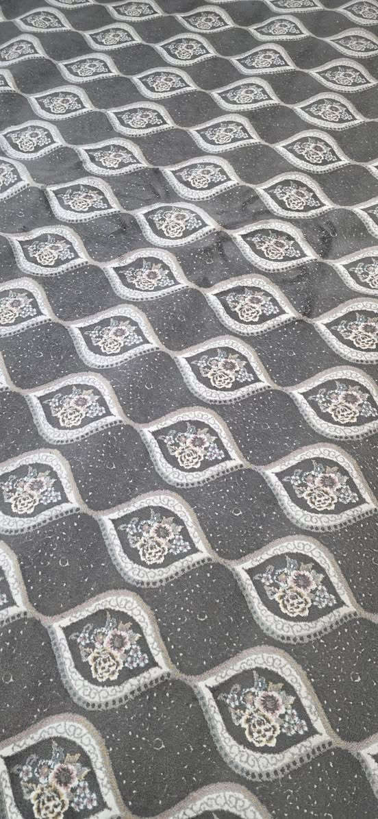 دووفەرشی 3بە4 ئەسڵی بە 250هەزارو مەعمەلە.
***********
