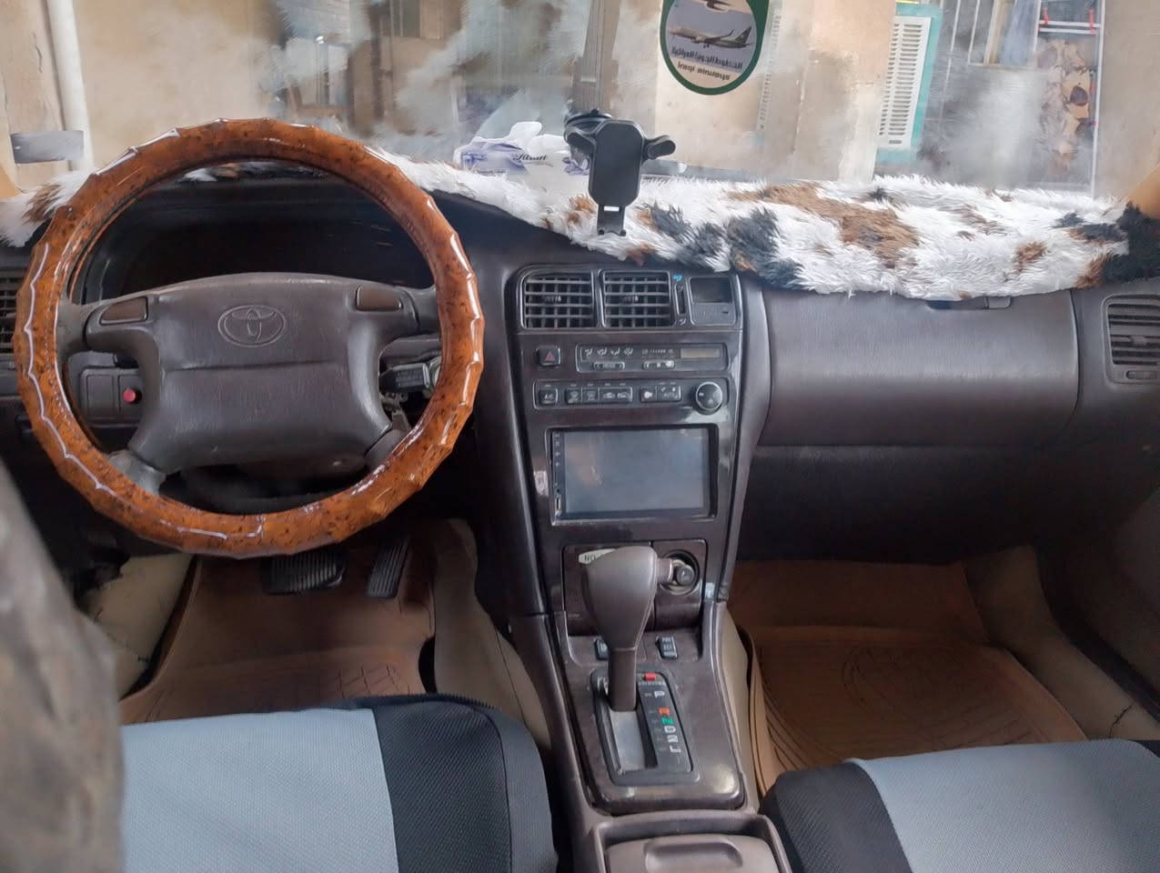 بطة كرستة موديل 93 نظيفة ومكفولة من الكصة والضربة والشواصي ومحرك كير تبريد صدر كهربائيات سنتر لوك شاشة فيديو كاميرا خلفية لايت زنون اشاير و الجام كله شغال تخم تاير جديد دسك امامي خلفي دوشمة وكاعية جلد رقم ديالى نكليزي سنوية ل27 تحويل ثاني يوم السعر 57 وبيه مجال مكاني ديالى خالص ***********

