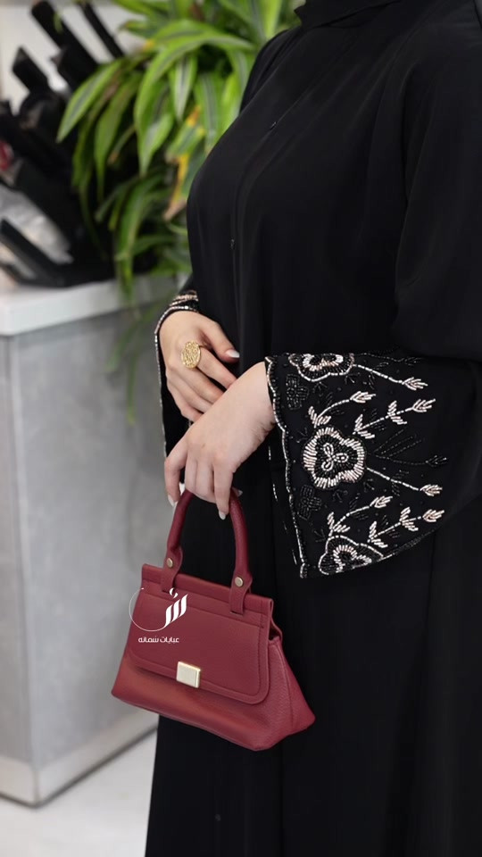 للحجز والاستفسار واتساب  *********** توصيل لجميع انحاء العراق  📍فروعنا بالعرق  السماوة - حي المعلمين ، شارع مستشفى الصادق ع بابـل - شارع الجمعية، عمارة خان الذهب  #عبايات_سمانه #اكسبلور #العراق_السعوديه_الاردن_الخليج #عبايات_كويتيه 
