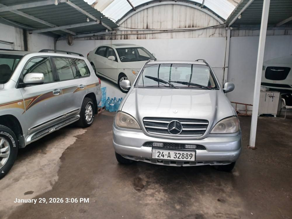 مارسيدس Lm موديل 2000 
مەکینە v6 رةنكى سلفةر
تايةى تازةية سةنةوي و رةقةمى تازةية بة شةرتى كيرو مةكينةو تبريد و تحويل و غرامة وةكالة 
سعر  62  معامةلة
*********** السليمانية, العراق
