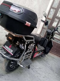 موطورين شحن • ٥ بطاريات • رمادي تأميم