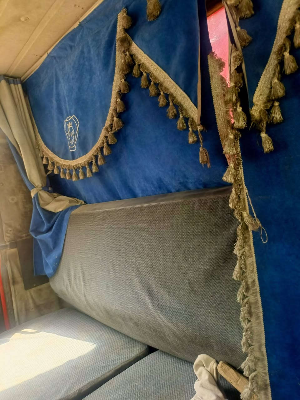 سكانيه 113 مكينه 13لا تنقيص ولا تبخير كير 3في 3 شاصي مكفول تخم تاير تبريد شغال رقم بصره سنويه بعده مامنتهيه مكان السياره ذي قار قضاء الجبايش *********** السعر عل تصال
