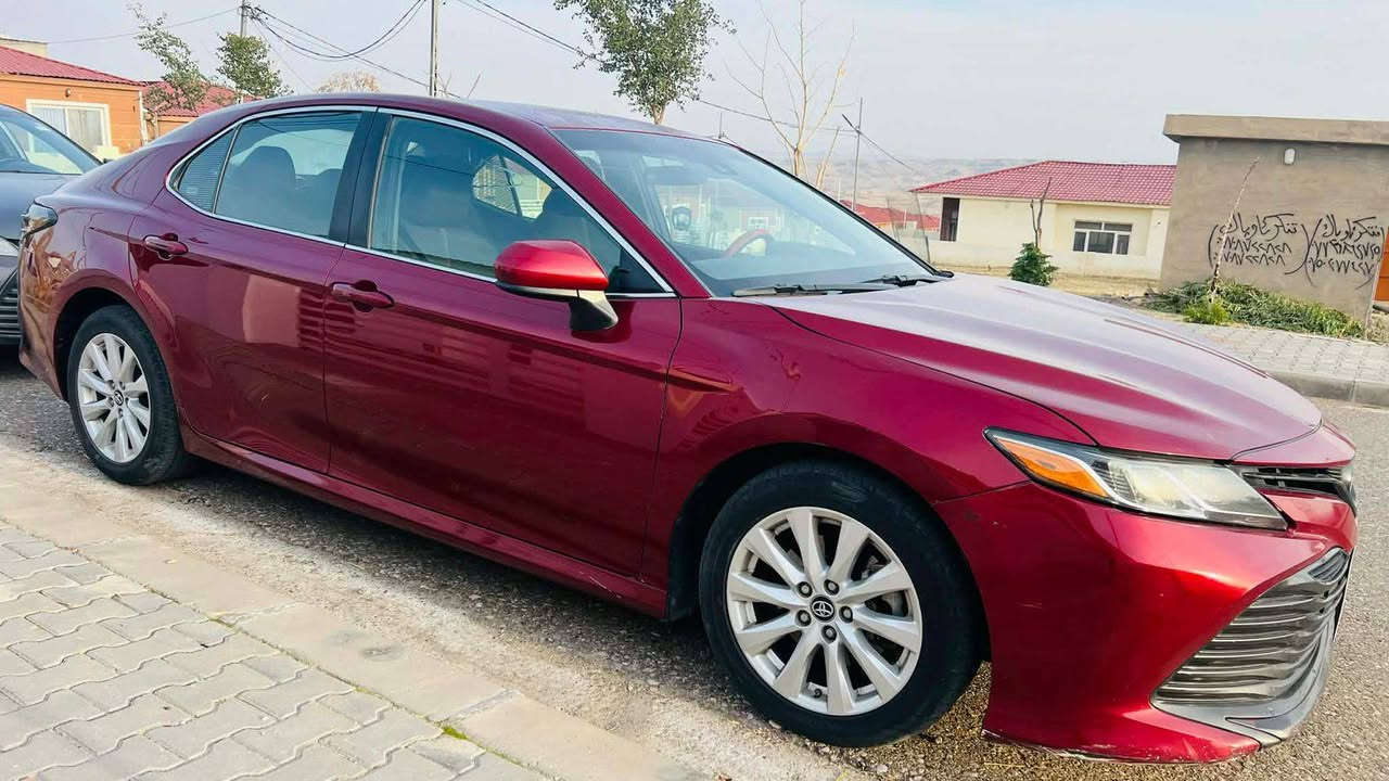 تۆیۆتا کامری 2018 مواسەفات LE ئەمریکی 
180 هەزار کیلۆمەتر ڕۆیشتووە 
بێ ئێرباگ پێش کەپس 
3 پارچەی بۆیاخە 
دەرگای دواوەی سایەق 
چەمەلاغی دواوەی سایەق 
لەگەڵ سندوق 
دوو بست ساردی 
رقم شاصي
4T1B11HK6JU566896

سـعـر : لە کۆمێنت داوابکە ڕاستەوخۆ بۆت دێت 📥 

گێر و مەکیەنەی بەشەرت 
هیچ کێشەیەکی تێدا نییە 

ژمارەی خاوەنەکەی
***********
