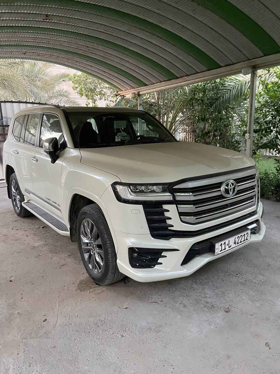 السلام عليكم ورحمة الله وبركاته للبيع لاندكروز 2024 VX لمتد وكالة ساز كفالة عامة ومغلفة من الزيرو وماشية 7 الف والسعر 83 $ وبيها مجال وللاستفسار ***********
