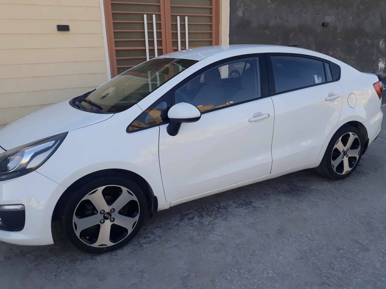 مراوس كيا ريو 2016 لون ابيض رقم كربلاء انگليزي باسمي خليجيه
مكينه 1600 دوش قطرتين 
بيه قطع اعتبرها حزام


**إذا كنت صاحب هذا الإعلان وتريد حذفه لأي سبب، رجاءا أرسل رسالة إلى الدعم الفني**