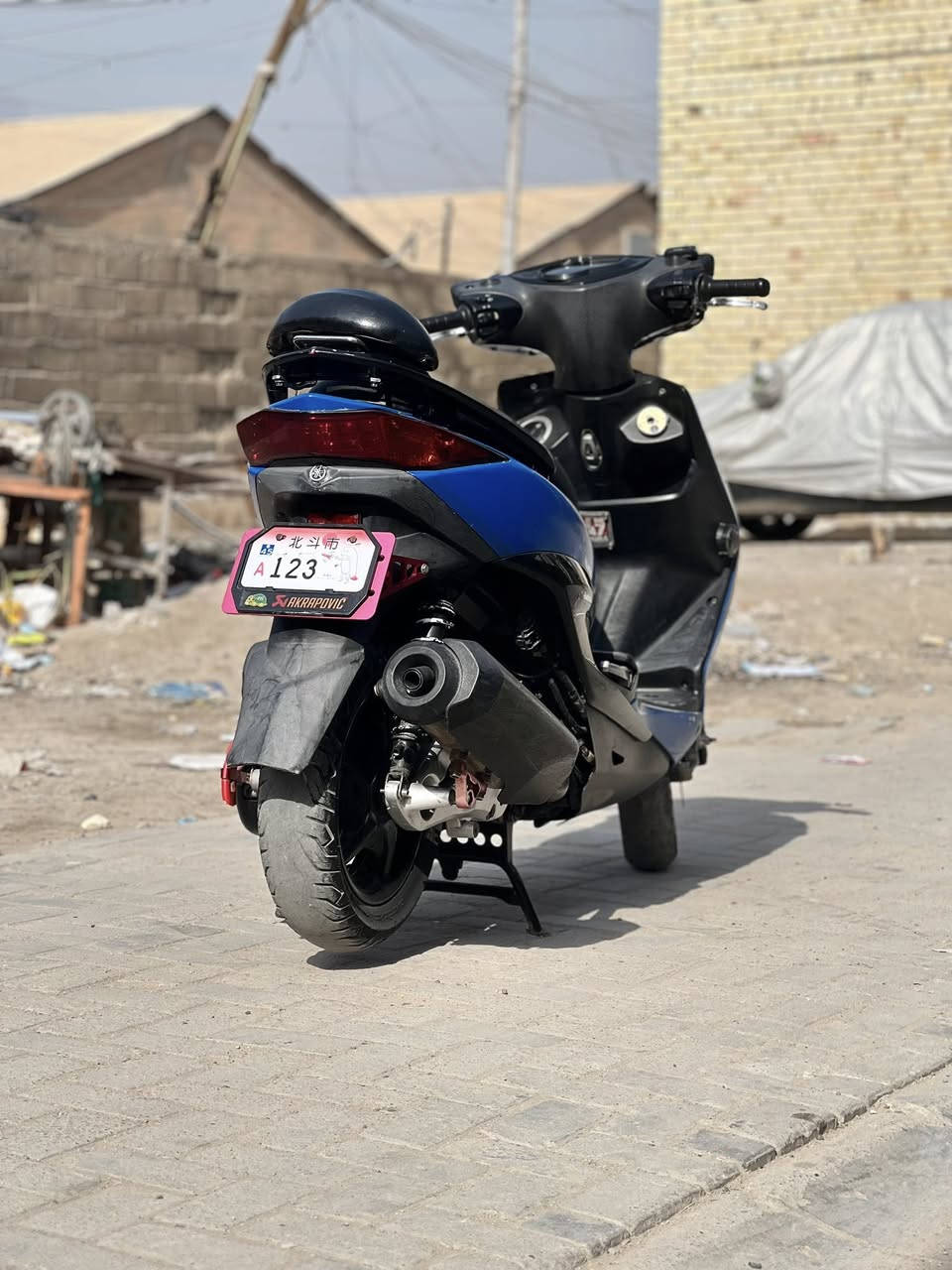 سلام عليكم دراجه سكنس للبيع ما صاله شهرين من نازله من ربه دراجه مكفوله كفاله عامه لبكان بغداد وهاذه رقمي ***********
